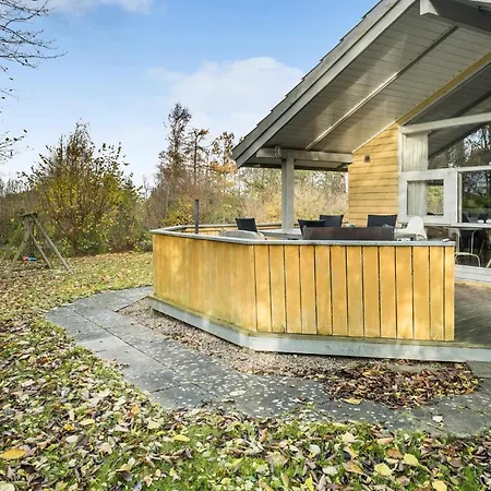 Ferienhaus Beach Front Home In Føllenslev With Sauna *