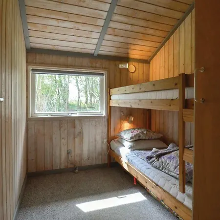 Beach Front Home In Føllenslev With Sauna Ferienhaus *
